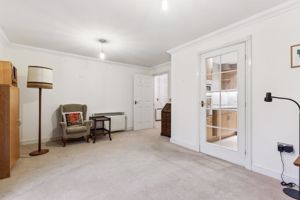 BEDROOM - click for photo gallery